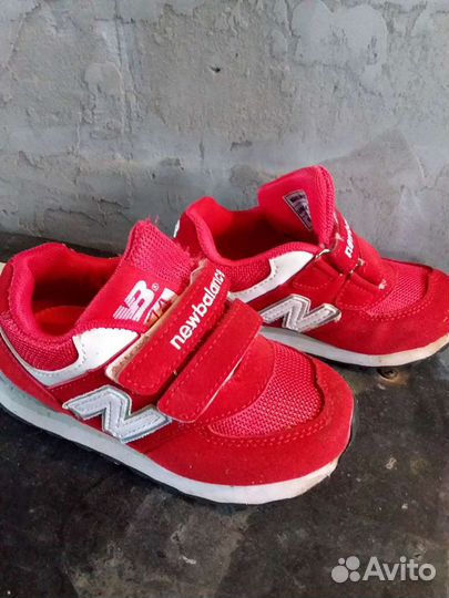 Кроссовки детские,замшевые,состояние хорошее