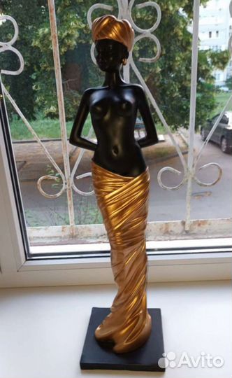 Сувениры статуэтки