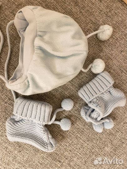 Шапка с пинетками новая от 0 до 1