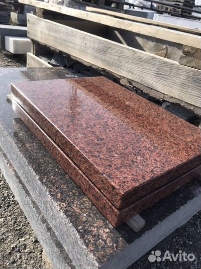 Памятник Гранит Лезниковский