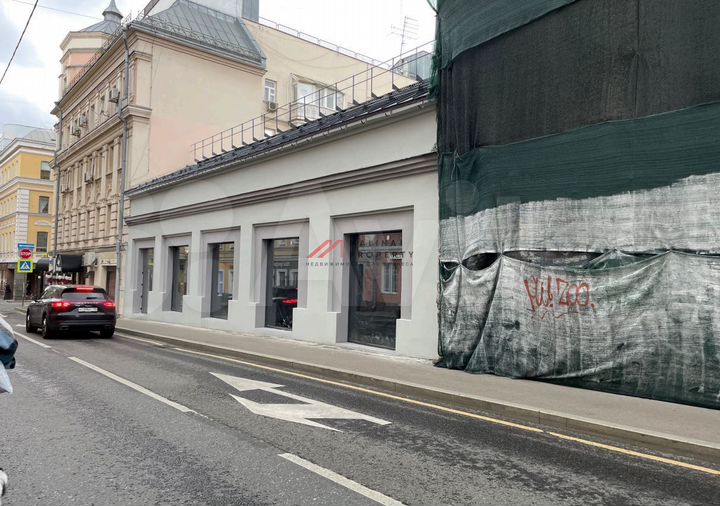 Продам торговое помещение, 586 м²