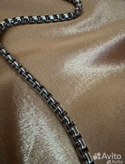 Крест на цепи