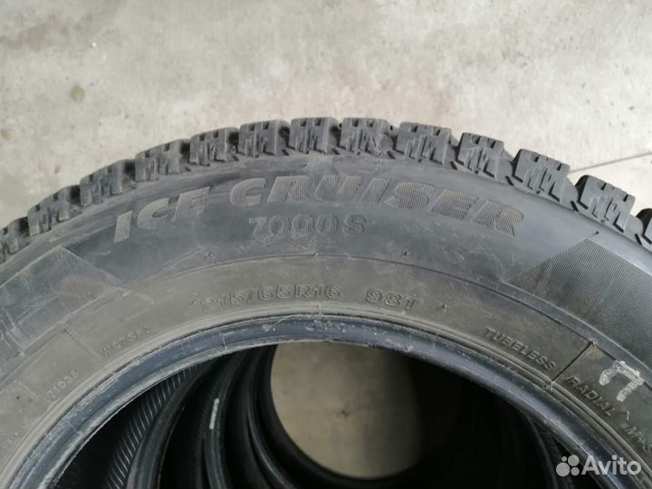 Bridgestone Ice Cruiser 7000S 215/65 R16