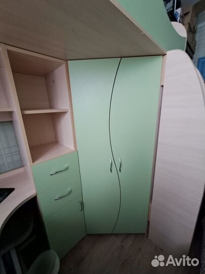 Уголок школьника с кроватью бу