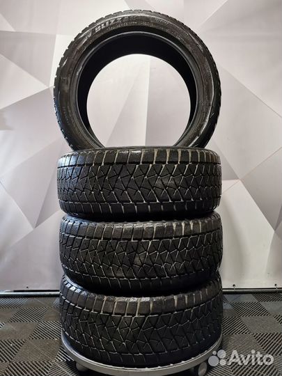 Bridgestone Blizzak DM-V2 285/45 R22 110T