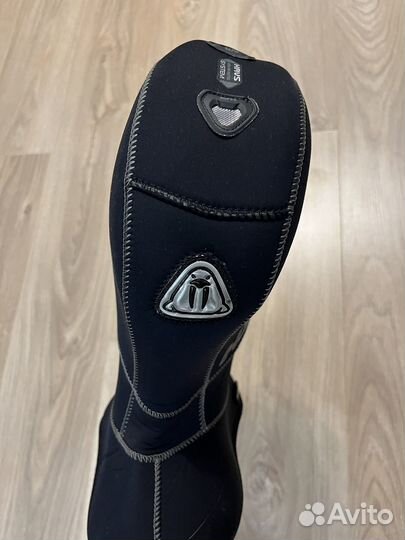 Гидрошлем с вентиляцией Waterproof H1 7mm