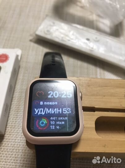 Умные часы Apple Watch Series 4 40mm A1977