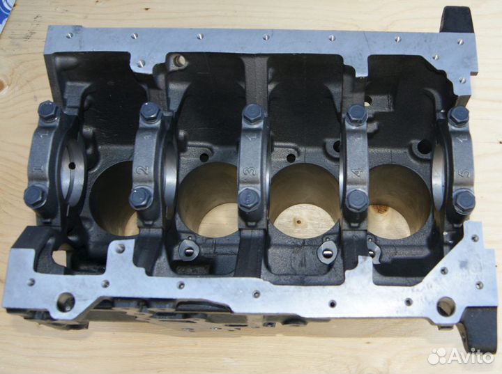 Блок цилиндров 4D56 / D4BH 2110242K00 пустой Корея