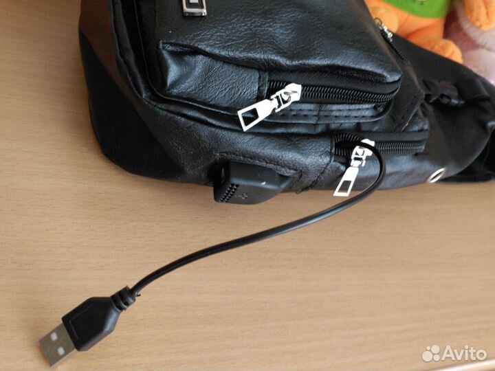 Мужская нагрудная сумка