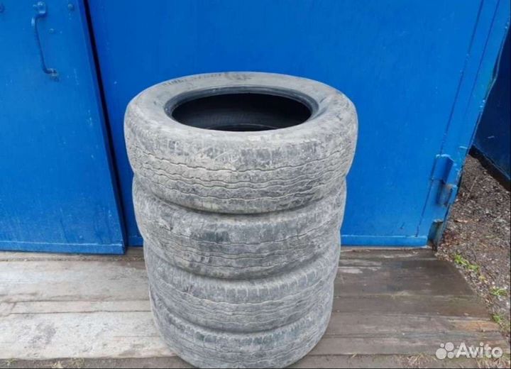 Bridgestone Dueler H/T D687 225/65 R17 94