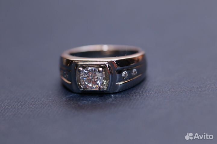 Кольцо с камнями р.16, 18