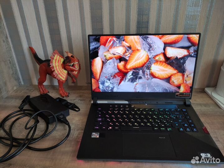 Asus Rog strix scar g533 RTX3070/R9/RAM32/SSD1TB