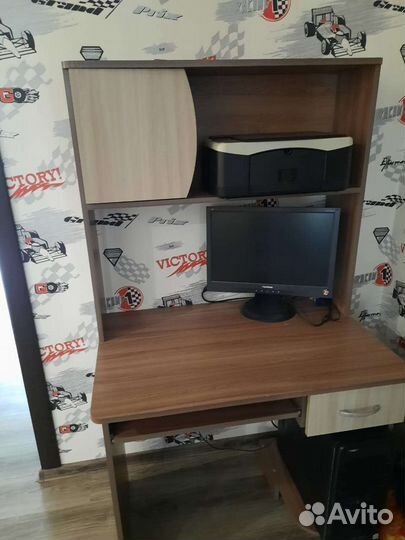 Компьютерный стол