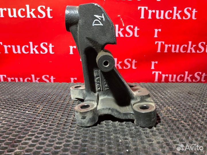 Кронштейн двигателя левый Daf XF106