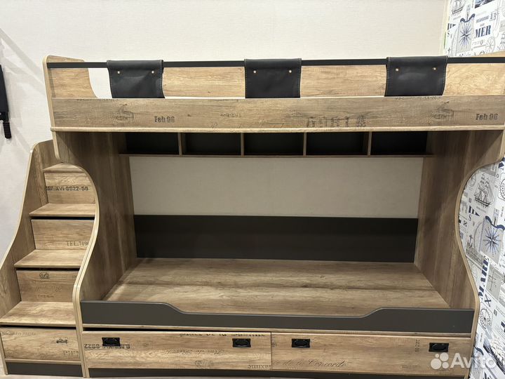 Двухярусная кровать бу