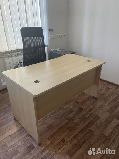 Набор офисной мебели для небольшого офиса