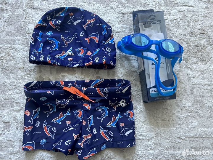 Шапочка для плавания, плавки и очки joss