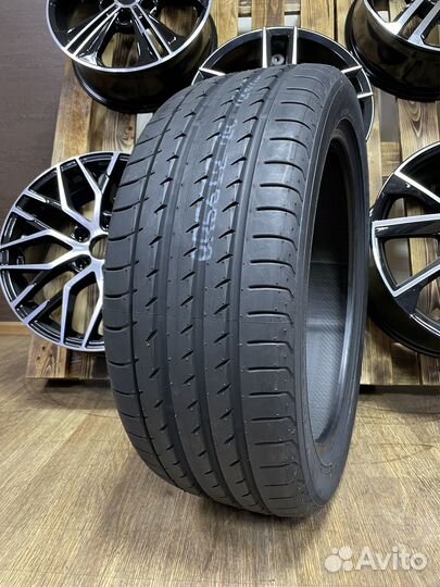 Yokohama Advan Sport V105S 255/35 R19 96Y