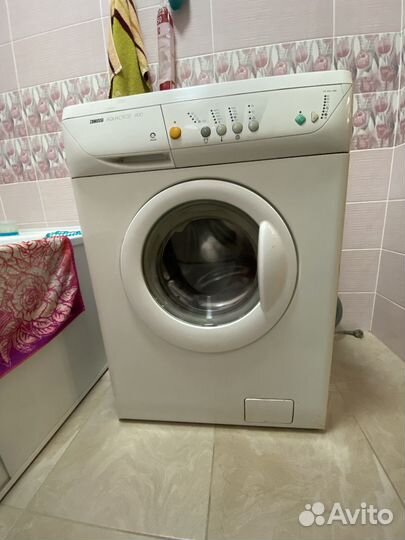 Стиральная машина Zanussi AquaCycle 900