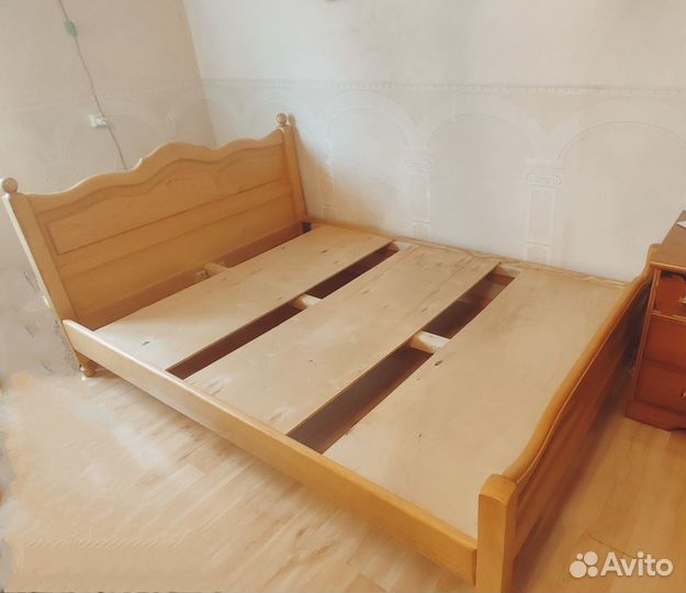 Кровать двухспальная бу 145*200