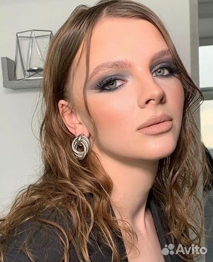 Визажист-стилист по волосам