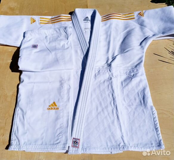 Кимоно для дзюдо adidas 750 gr. IJF Пакистан