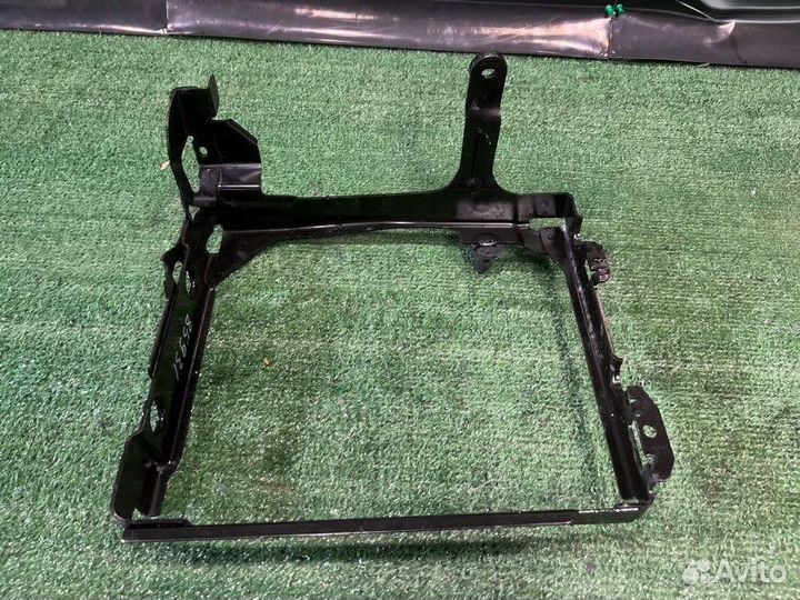 Кронштейн Mercedes-Benz