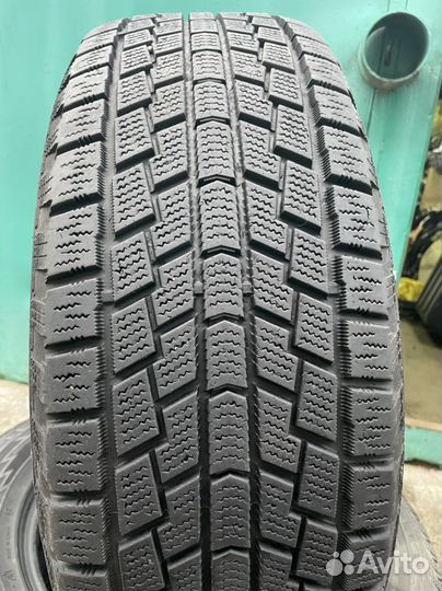 Hankook Radial H406 235/65 R17 104T