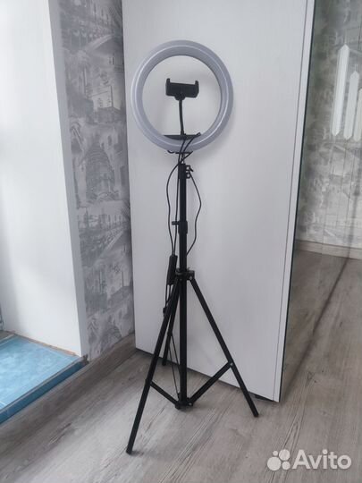 Кольцевая лампа цветная