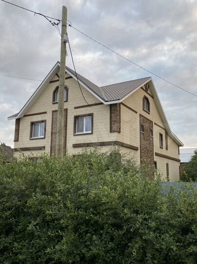 Коттедж 500 м² на участке 10 сот.