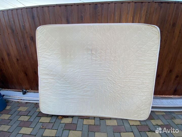 Матрас 160х200 пружинный бу