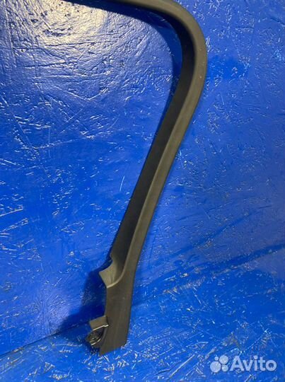 Молдинг стекла передний правый Land Rover Range