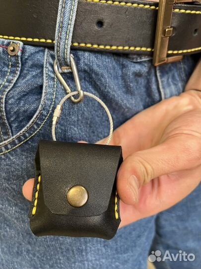 Кожаный чехол на airpods