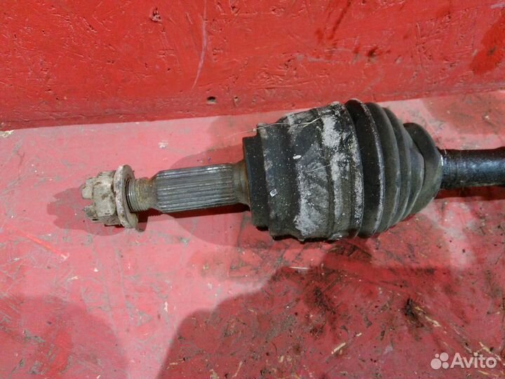 Привод передний правый Митсубиси Лансер 10