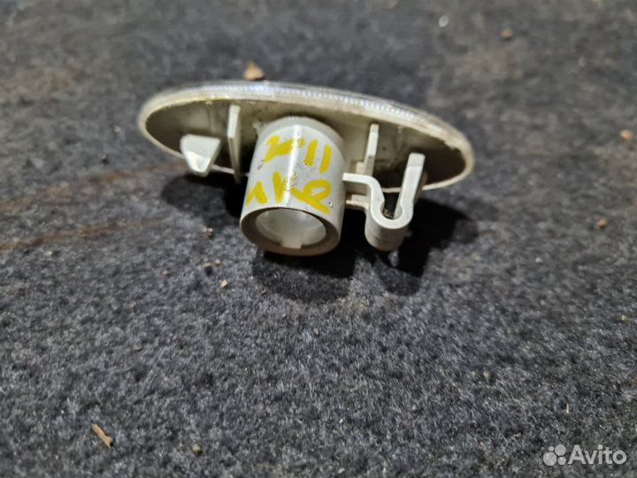 Повторитель поворота Nissan Juke F15 1.6 DDT 2011