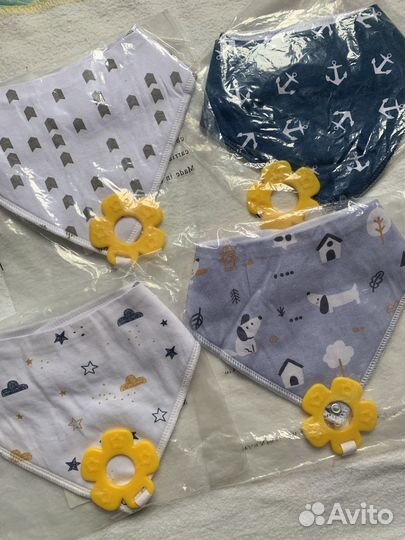 Слюнявчик нагрудник новый