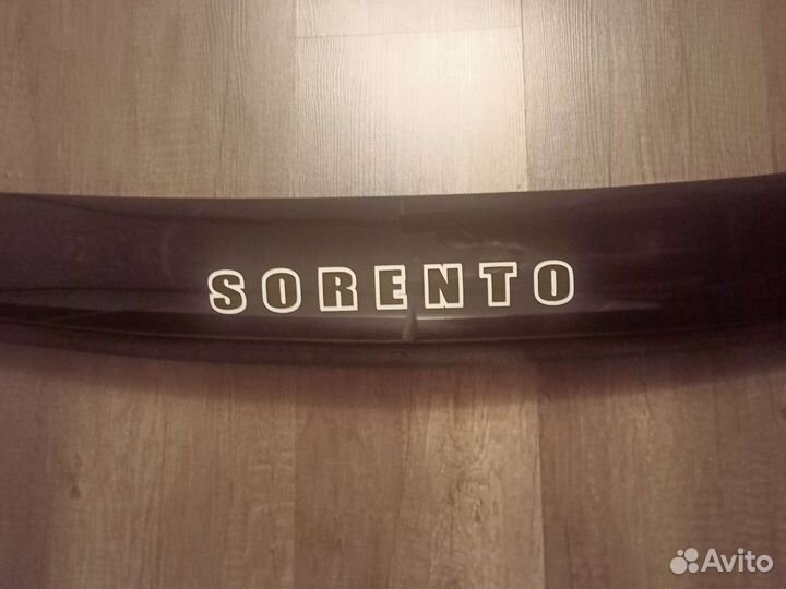 Дефлектор капота