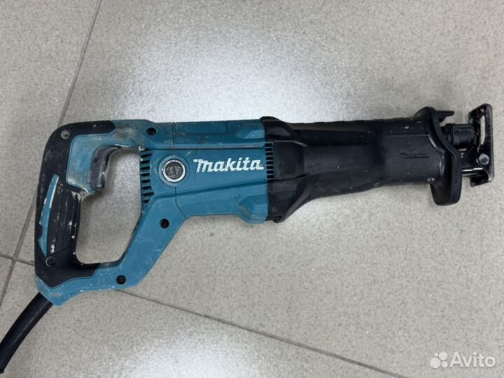 Сабельная пила Makita JR3051TK