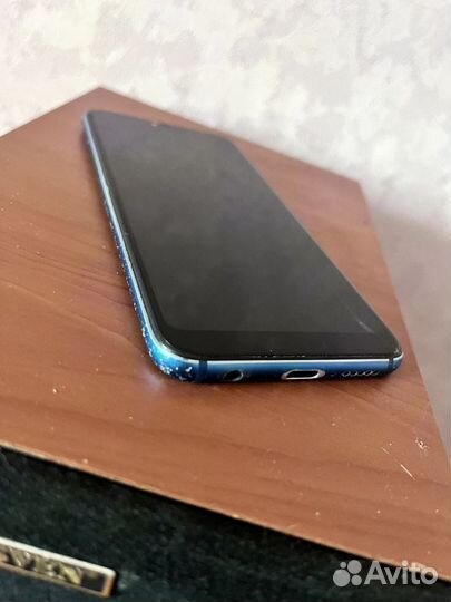 HONOR 10, 4/128 ГБ