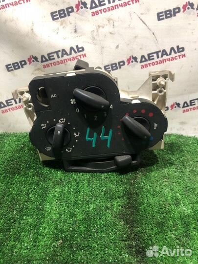 Блок управления отопителем Renault Logan седан 1.4