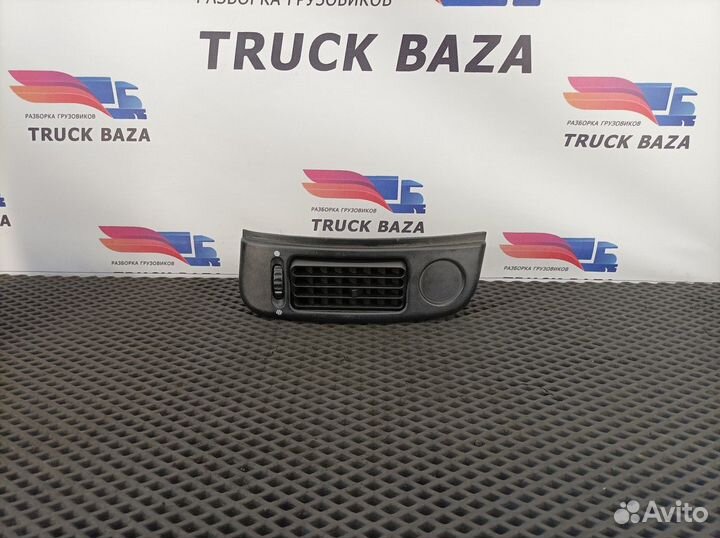 1308507 Дефлектор воздушный правый