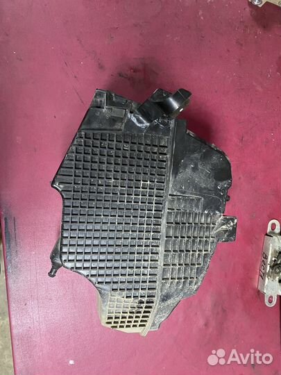 Корпус воздушного фильтра LADA Vesta