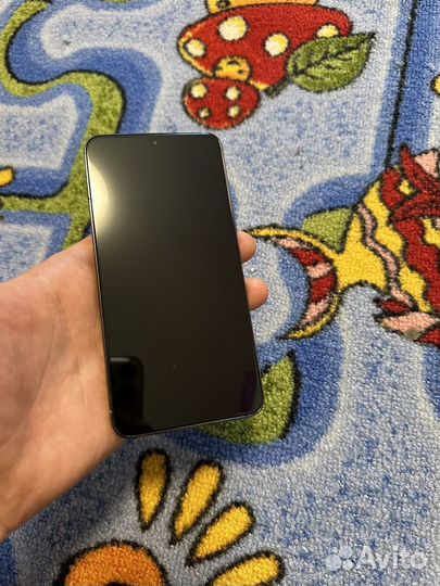 Samsung Galaxy S22, 8/128 ГБ