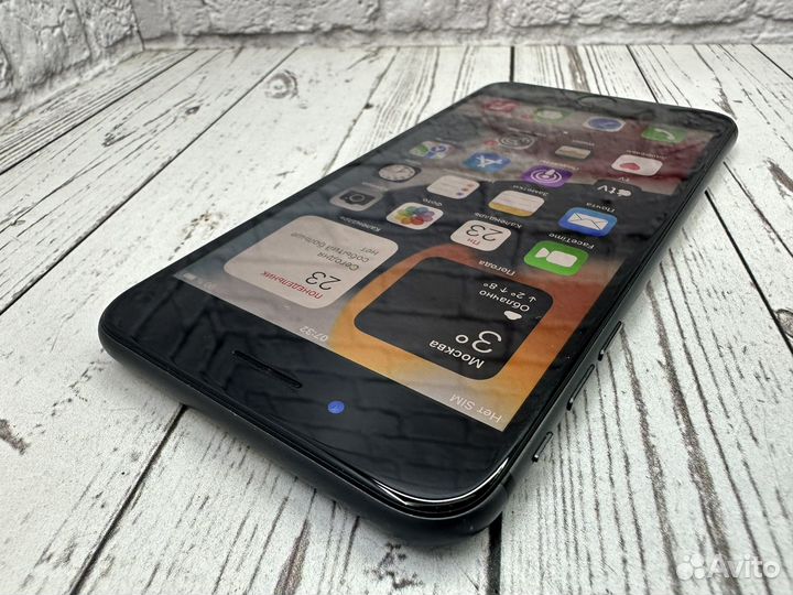 iPhone 8 Plus, 64 ГБ