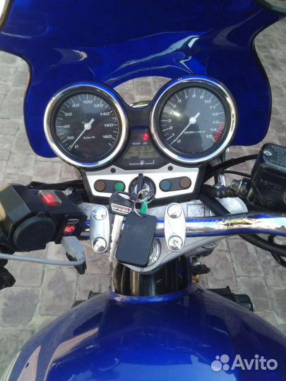 Honda CB 400 SF vtec 1