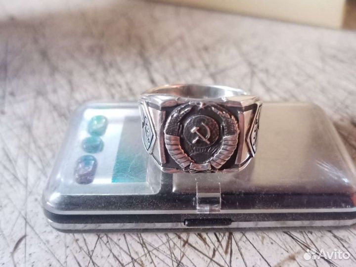 Продам кольцо серебро печатка