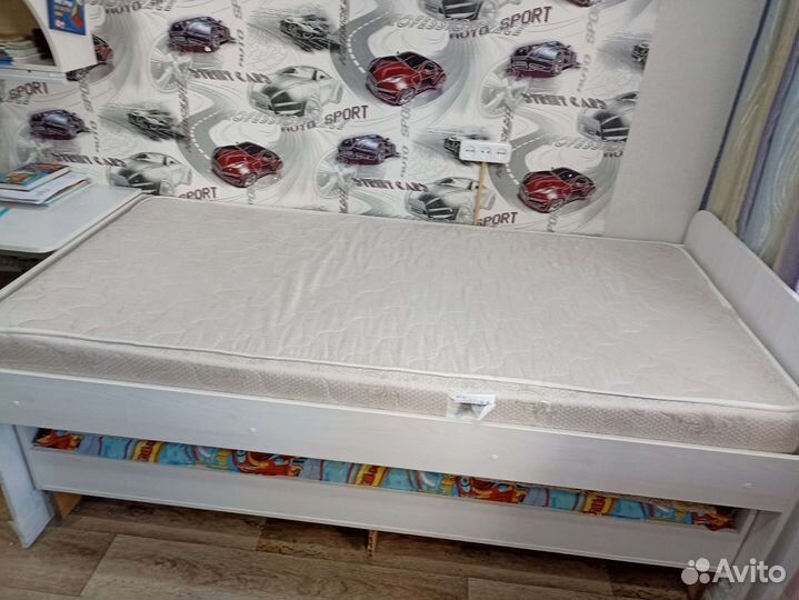 Двухъярусная кровать бу с матрасами