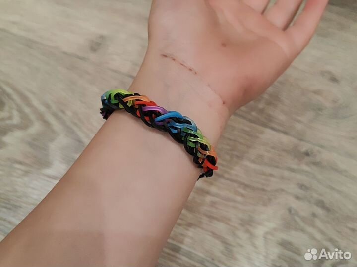 Браслеты, кольца, ожерелья из резиночек