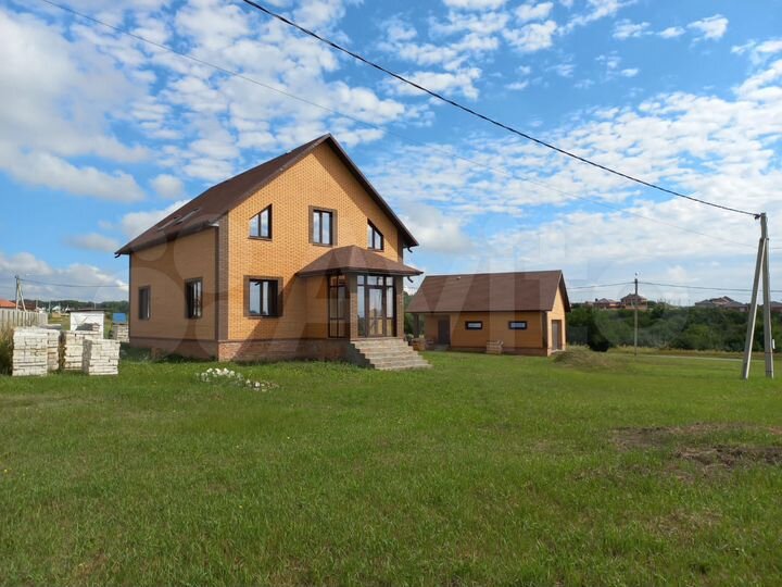 Дом 195 м² на участке 20 сот.