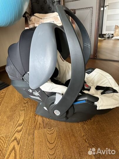 Автолюлька Mima besafe izi go